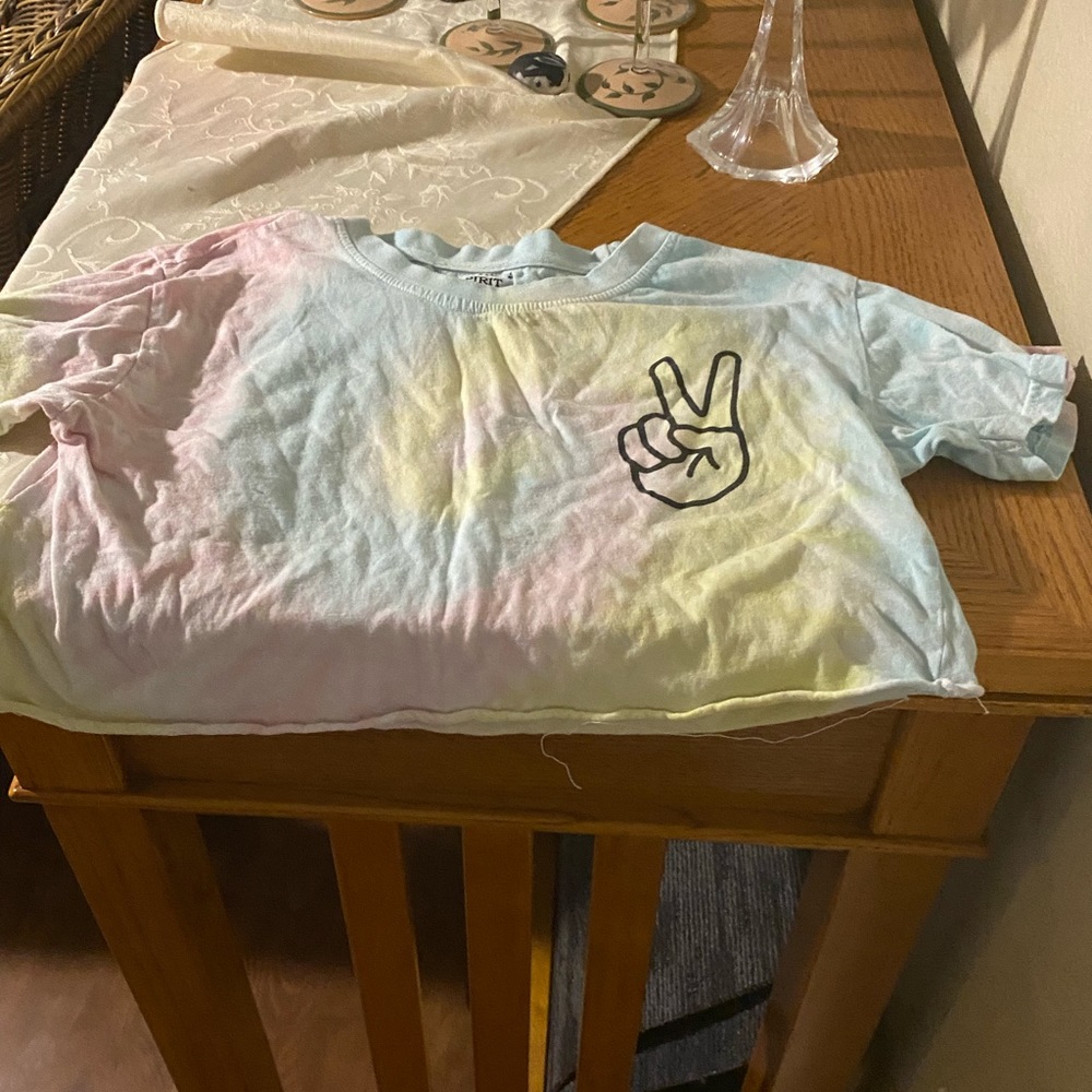 Cropped tie die tee